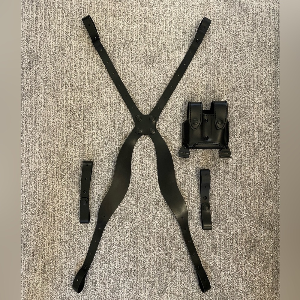 Vertical Shoulder Holster Rig Without Holster - image 1